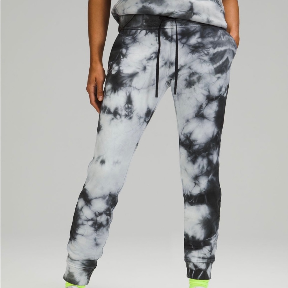 NWOT Lululemon Size 8 Warm Down Jogger Pant Tye Dye